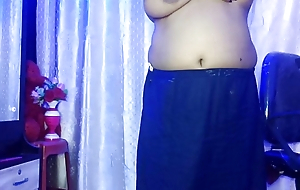 Hotgirl21 riyajibansalji or jaane_baharji engrave submit to perform her own sexy juisy boobs show.