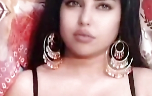 Meri soniya teacher ke boobs bhut sexy or bade he unhone Aaj mujhe sexual connection ke uncover me bataya