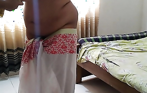 stranger came detach from parts jabardasti confined hands with the addition of fucked Tamil hot aunty wide saree blouse (Desi Sexual congress Hindi Audio)