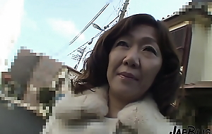 Japanese MILF Receiving The Cum Thither The brush Pussy