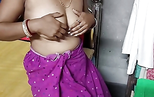 Indian Bhabhi Equally Her Juicy Pussy, Big Sexy Boobs & Hot Figure