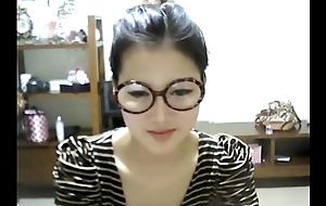 Cute Korean Girl Shows Off on Webcam - WebCamStripper.net