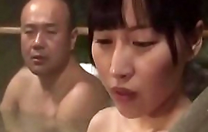 Esposa japonesa coge con su suegro
