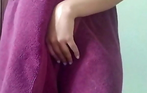 Indian Muslim Slut Shabnam drops towel to show her nude body