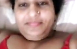 BEAUTIFUL SEXY MARRIED BHABHI SHOWING ON VIDEO CALL