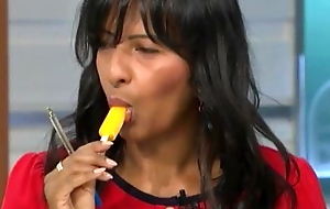 SEXY ASIAN MILF GIVING BLOWJOB TO LOLLIPOP