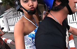 Amateur Thai girlfriend teen sucking boyfriend's big cock