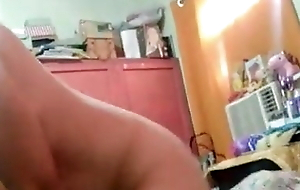Filipina babe masturbates on her pillow