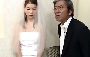 Japanese bride gets fucked by husband friend (Full: bit.ly/2Odtl7r)