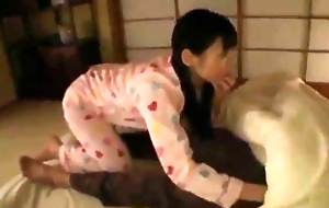 4 Japanese lesbians in one house-broken