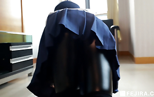 Fejira com – JK suit girl in leather cleaner room
