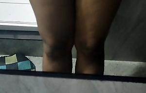 Thigh and pussy showing keralagirl