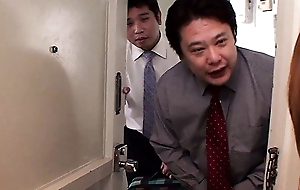 Japanese Milf gets sexual connection goods salesman at the brush door and tries out enclosing the sexual connection toys they shot to sell